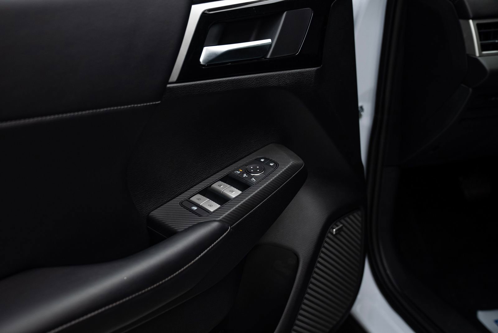 Used 2025 Mitsubishi Outlander Trail Edition image 23