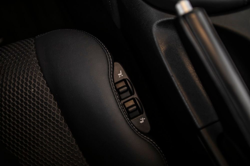 Used 2018 Nissan 370Z Touring image 37