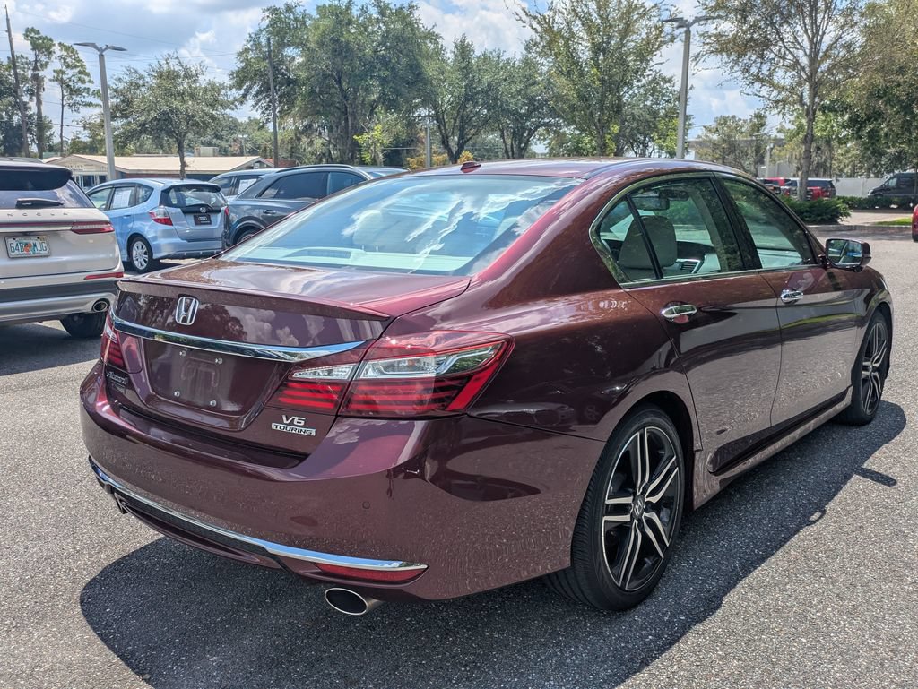 Used 2017 Honda Accord Touring image 4