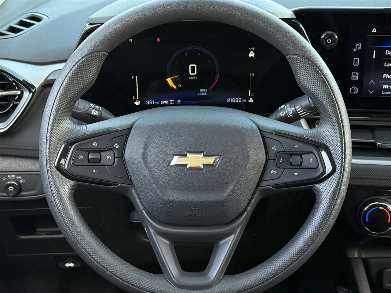 Used 2025 Chevrolet TrailBlazer LT image 12