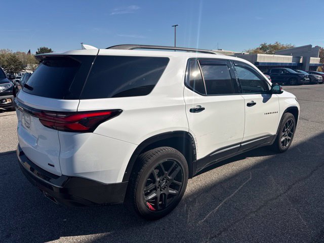 Used 2022 Chevrolet Traverse Premier w/ Redline Edition AWD/4WD image 3