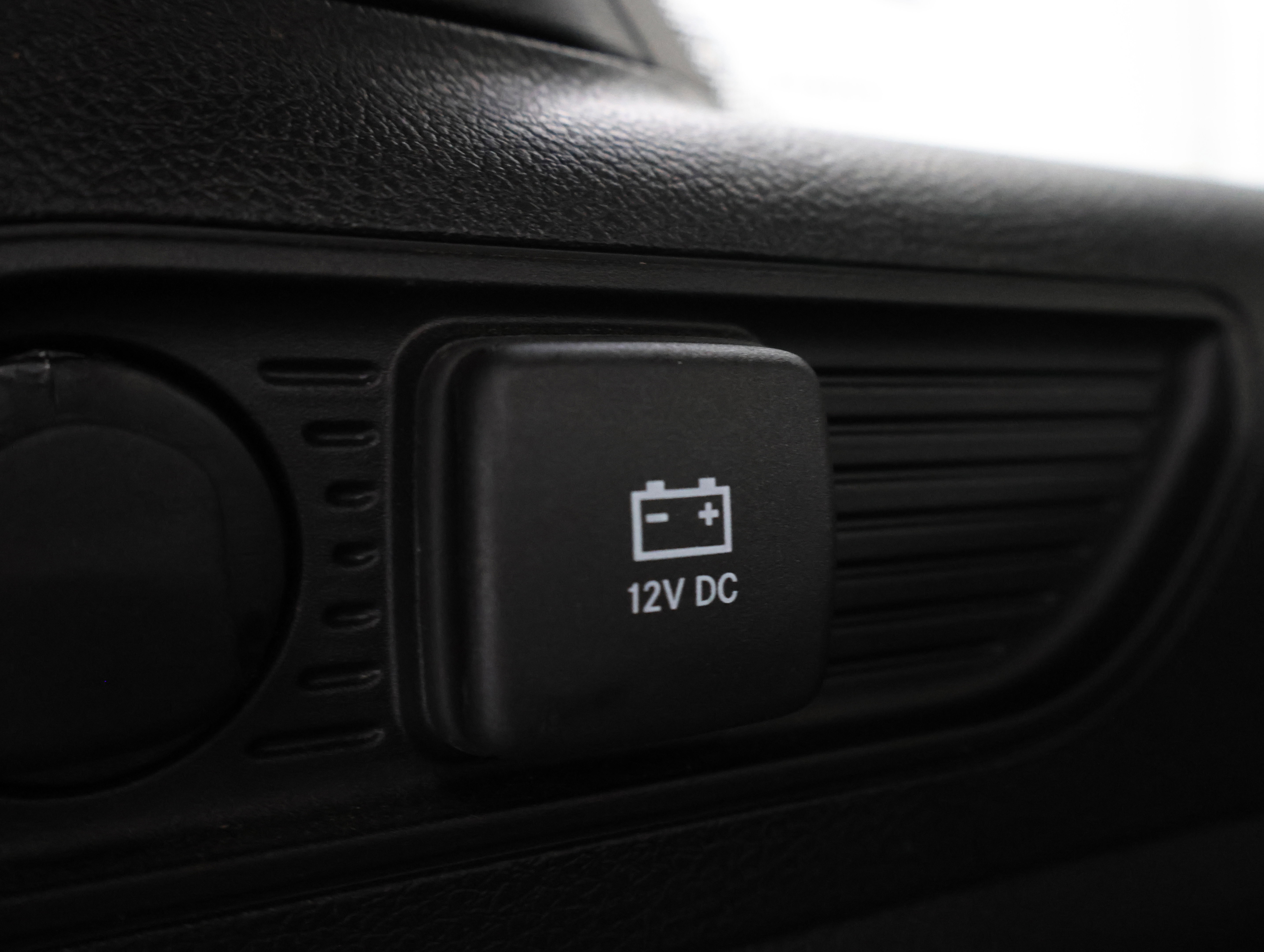 Used 2023 Jeep Grand Cherokee Limited image 29