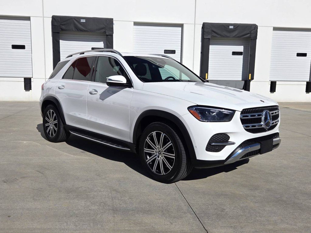 Used 2024 Mercedes-Benz GLE 350 4MATIC image 3