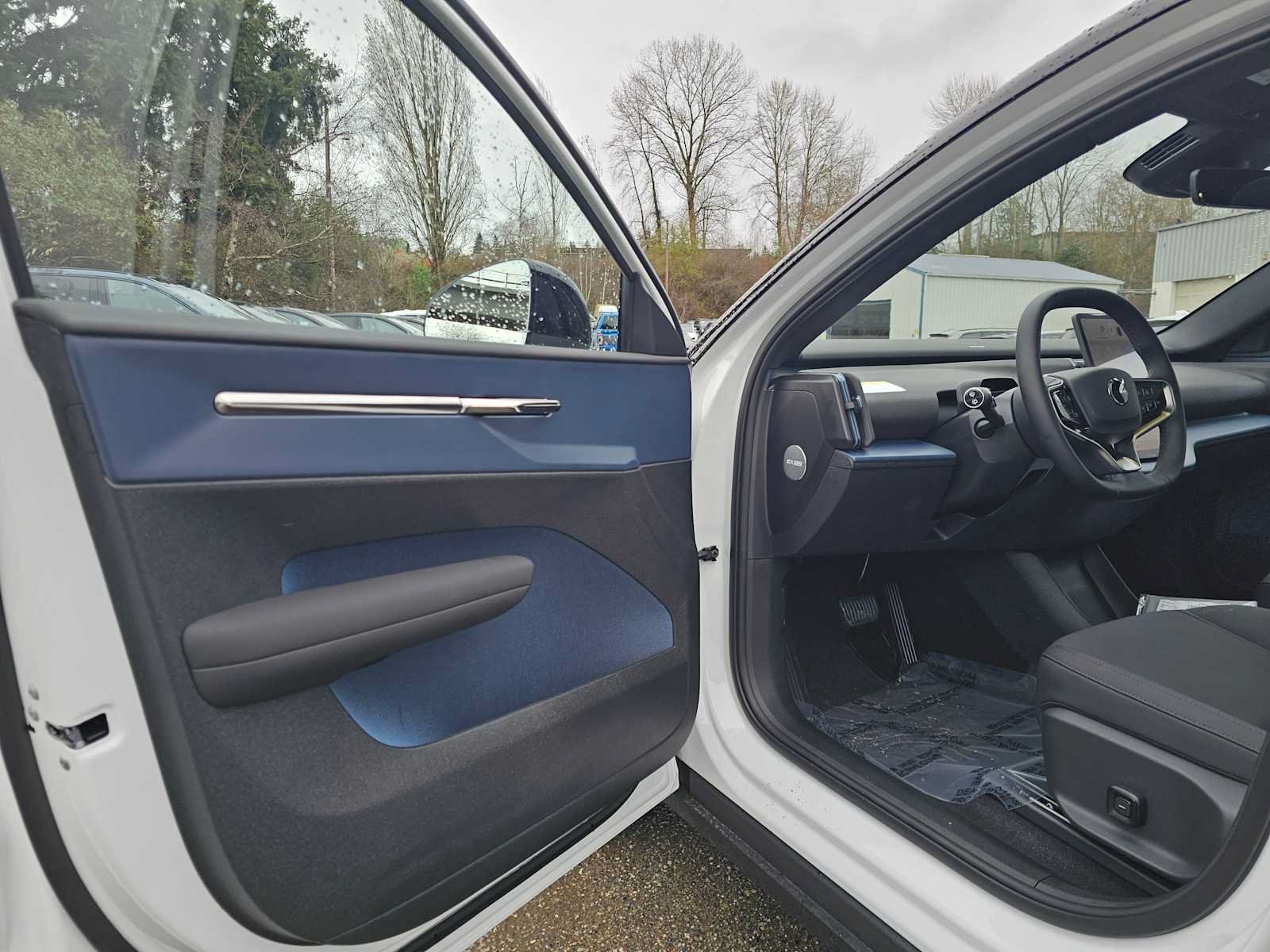 New 2026 Volvo EX30 Cross Country Ultra w/ Protection Package Premier AWD/4WD image 21