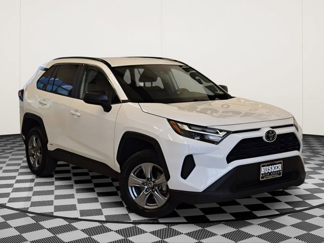 Used 2025 Toyota RAV4 LE AWD/4WD image 30