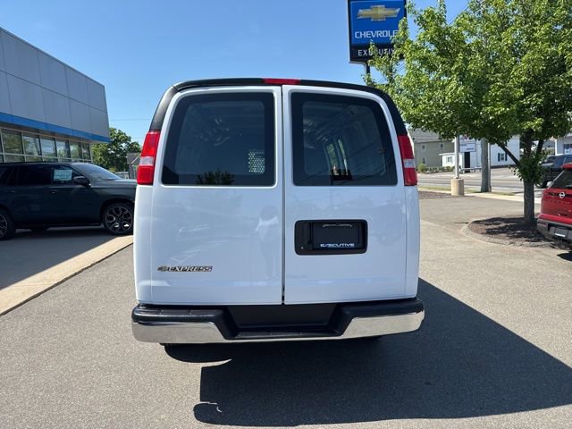 Used 2024 Chevrolet Express 2500 w/ Driver Convenience Package RWD image 7