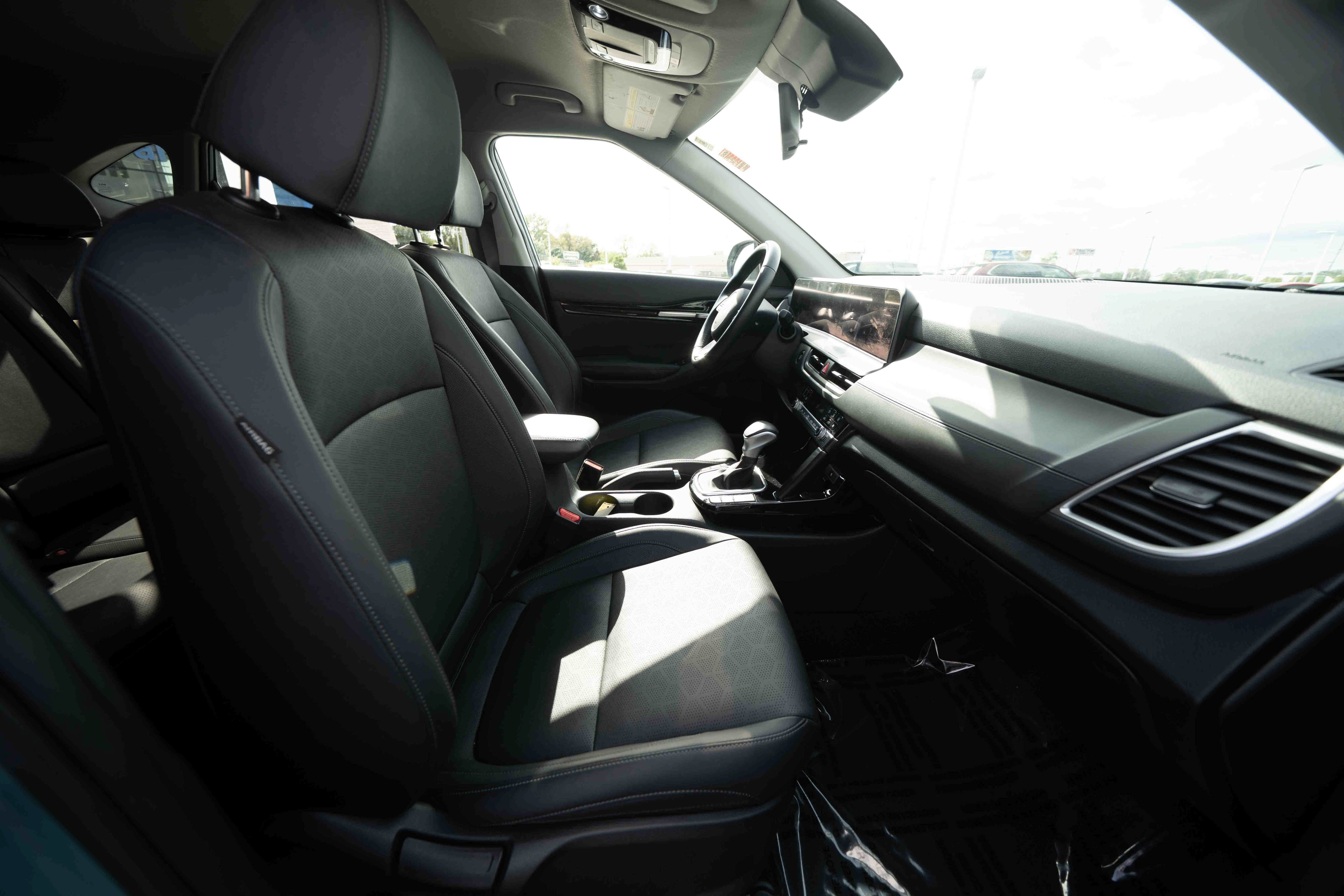 Used 2024 Kia Seltos EX FWD image 27