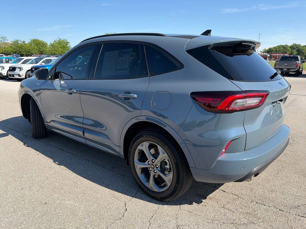 Used 2023 Ford Escape ST-Line Select w/ Tech Pack #2 AWD/4WD image 5
