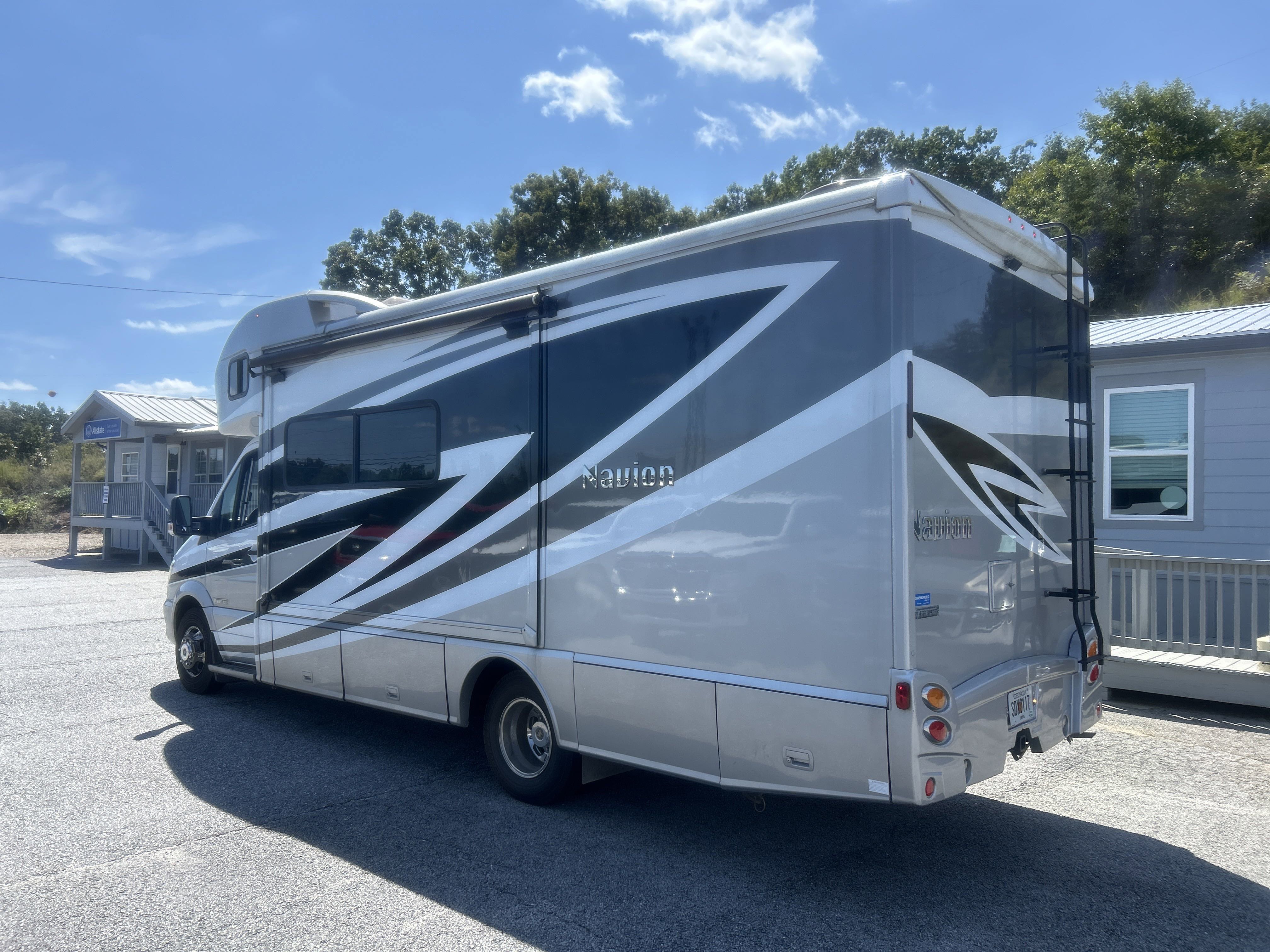 Used 2015 Mercedes-Benz Sprinter 3500 image 6