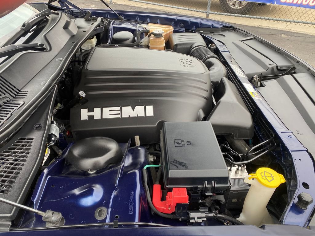 Used 2014 Dodge Challenger R/T image 9