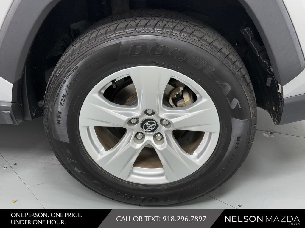 Used 2020 Toyota RAV4 XLE FWD image 12
