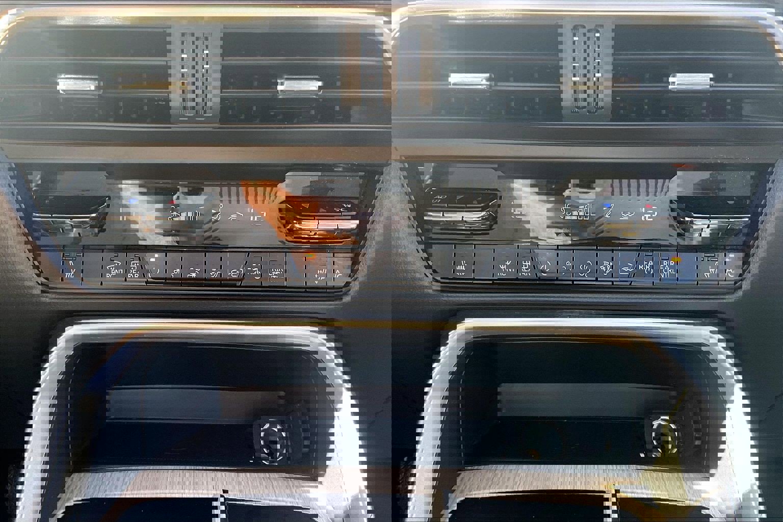 Used 2025 MAZDA CX-90 3.3 Turbo w/ Premium Sport Pkg image 39