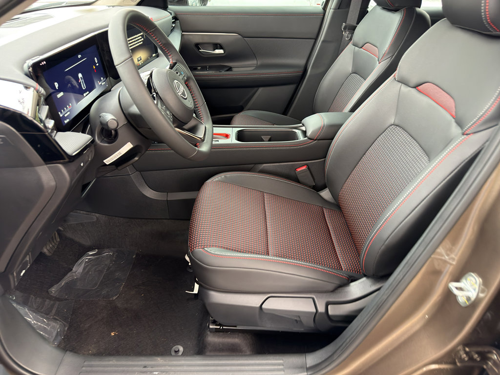 New 2026 Nissan Kicks SR w/ Cold Weather Package image 16