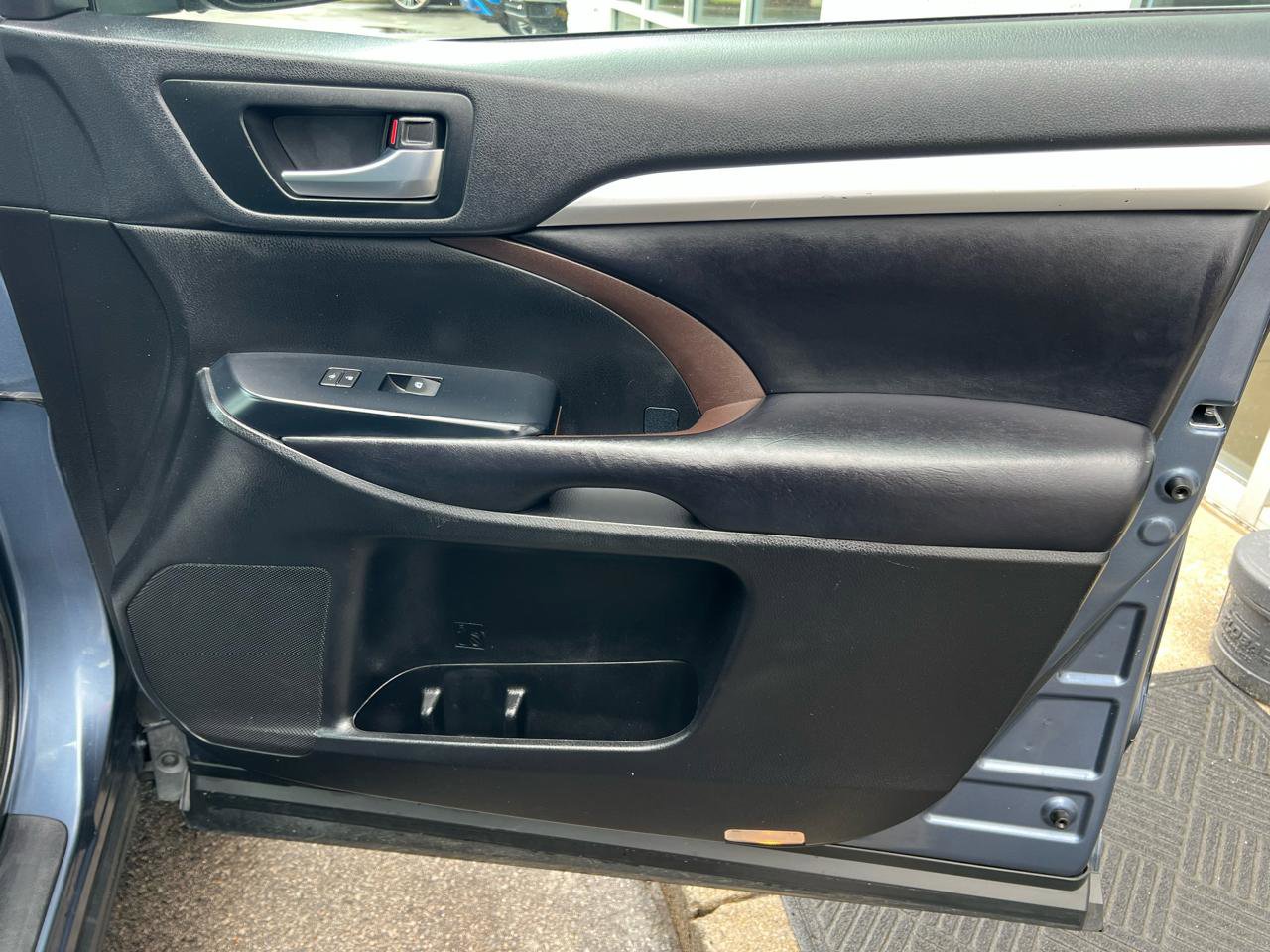 Used 2019 Toyota Highlander XLE AWD/4WD image 20