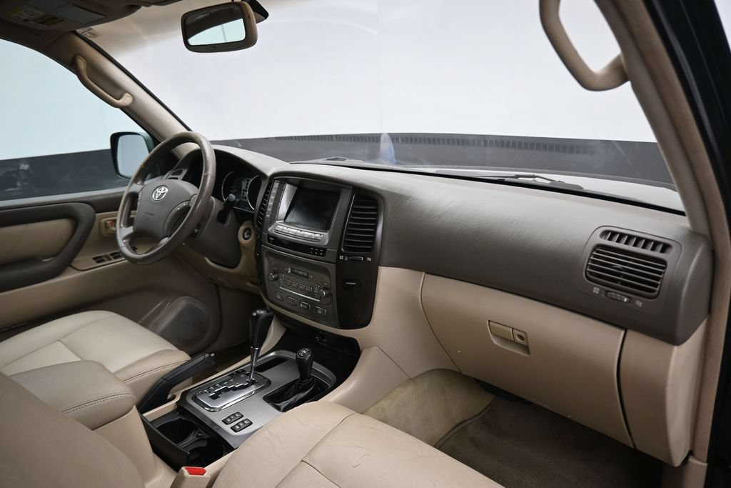 Used 2004 Toyota Land Cruiser AWD/4WD image 42