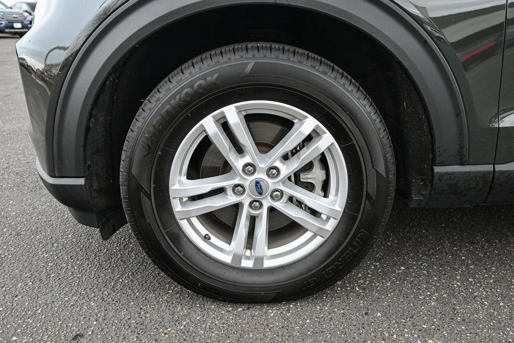 Certified 2023 Ford Explorer XLT w/ Equipment Group 202A image 12