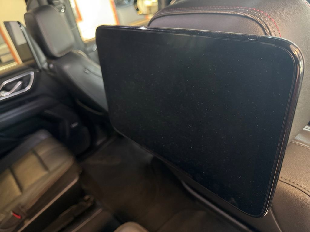 Used 2021 Chevrolet Suburban RST w/ Luxury Package AWD/4WD image 22