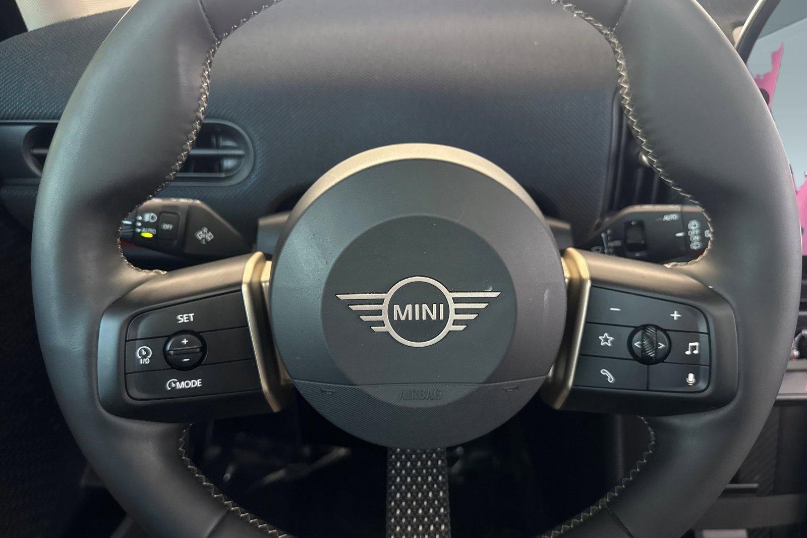 Used 2025 MINI Cooper S FWD image 16