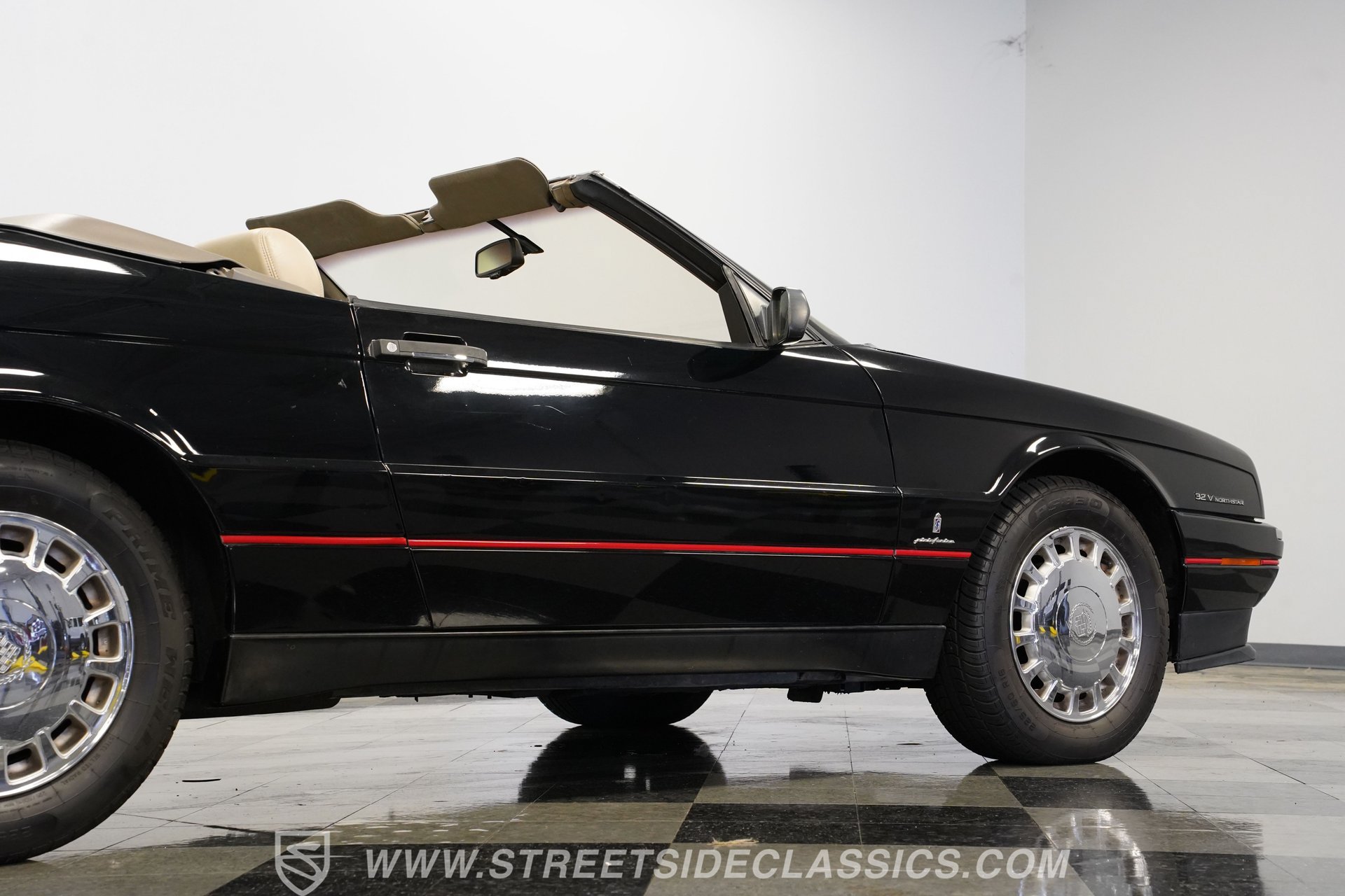 Used 1993 Cadillac Allante FWD image 29