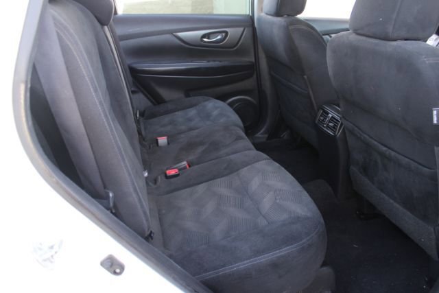 Used 2016 Nissan Rogue S AWD/4WD image 12