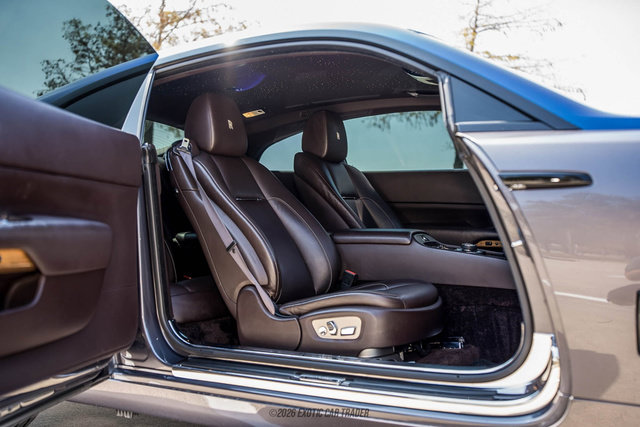 Used 2016 Rolls-Royce Wraith RWD image 39