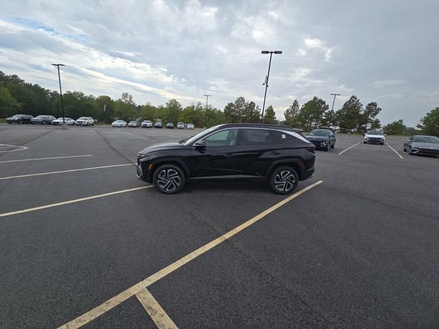 New 2025 Hyundai Tucson Limited image 17