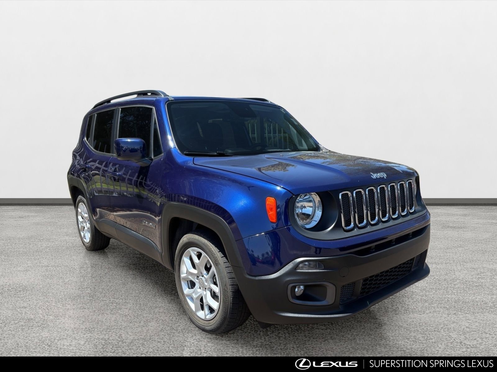Used 2018 Jeep Renegade Latitude FWD image 2