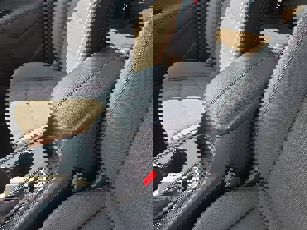 Certified 2023 Chevrolet Equinox RS w/ LPO, Floor Liner Package image 20