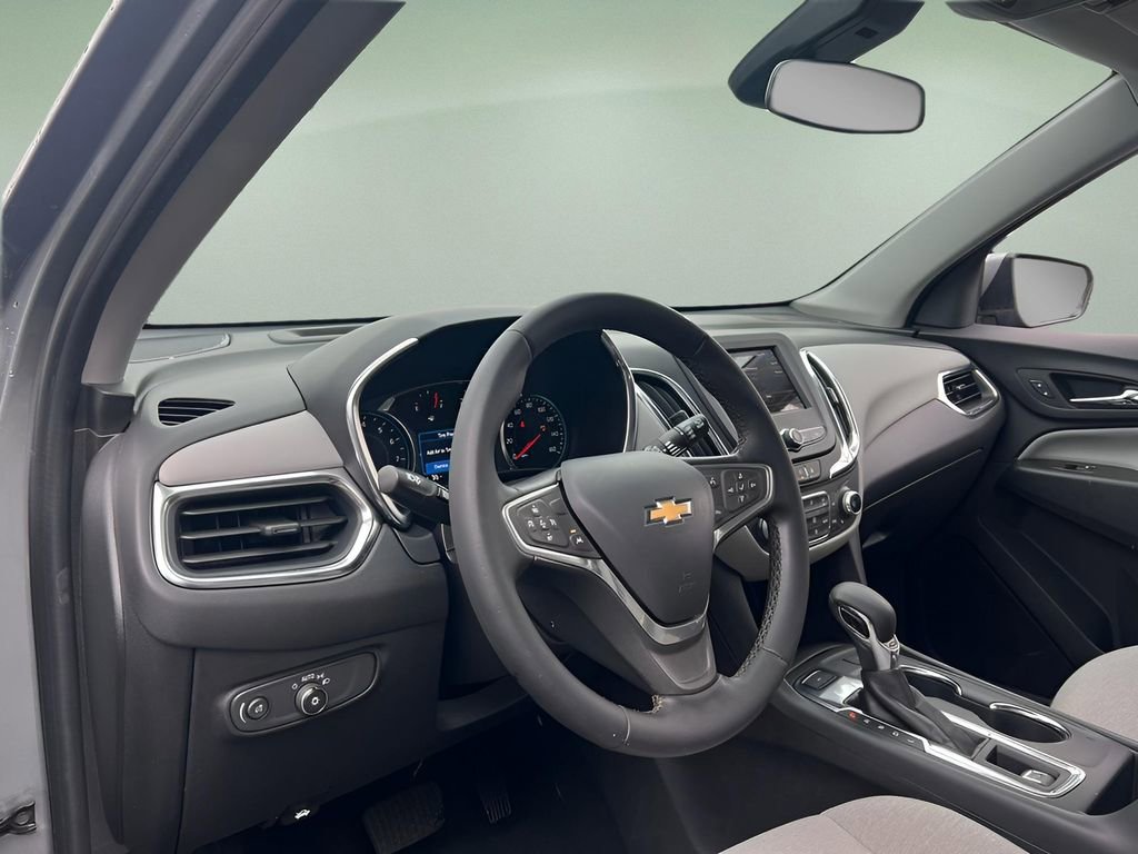 Used 2023 Chevrolet Equinox LT w/ Driver Convenience Package image 11