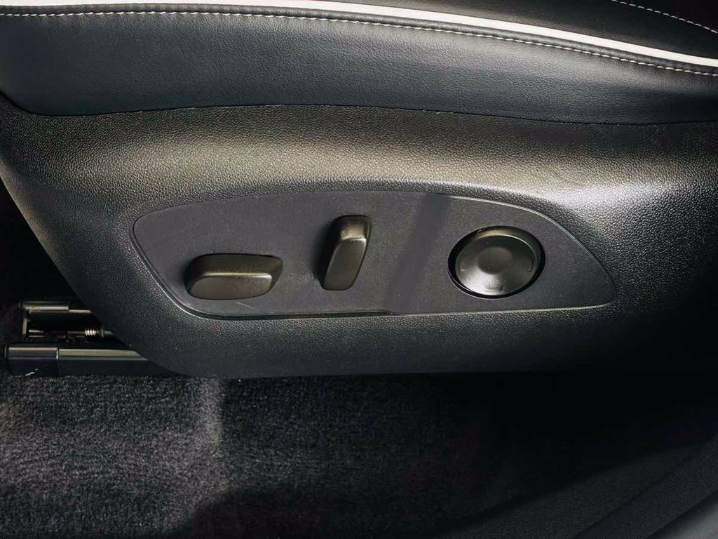 Used 2026 Buick Enclave Sport Touring FWD image 32