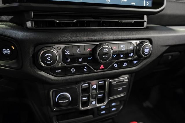 Used 2025 Jeep Gladiator Sport AWD/4WD image 59