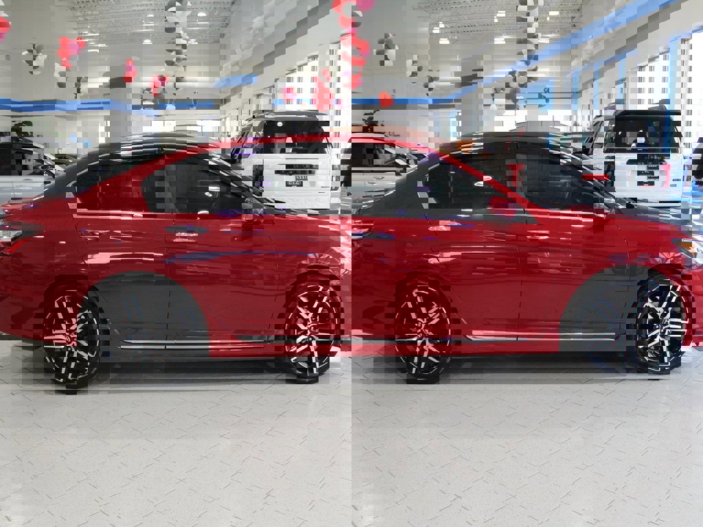 Used 2017 Honda Accord Sport image 4