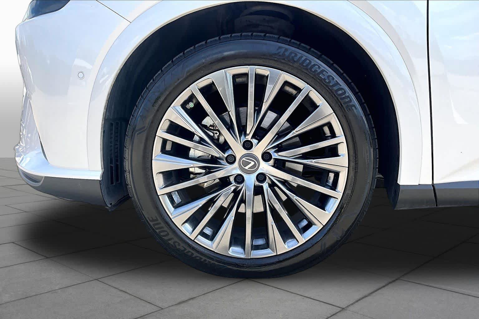 Certified 2026 Lexus RX 450h AWD w/ Convenience Package image 11
