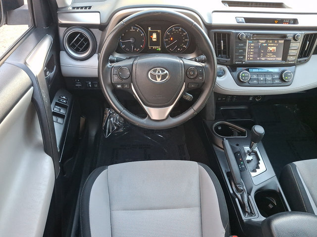 Used 2018 Toyota RAV4 XLE AWD/4WD image 11