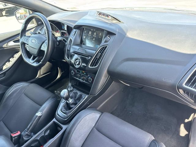 Used 2017 Ford Focus RS AWD/4WD image 38