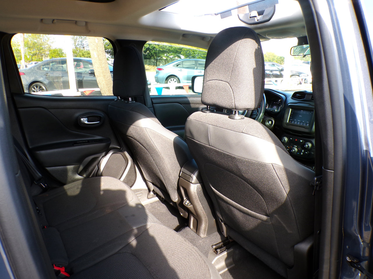 Used 2020 Jeep Renegade Altitude image 26