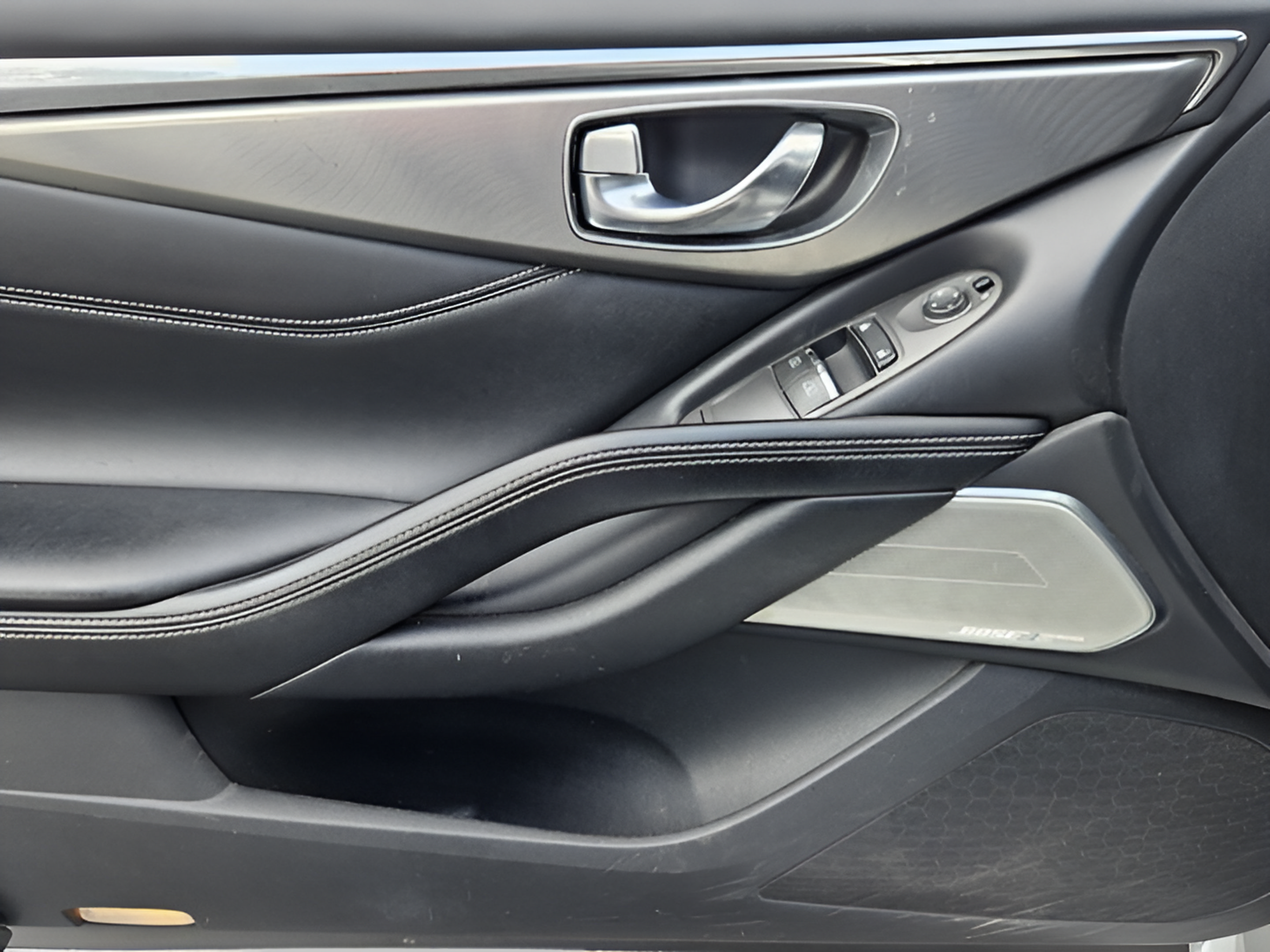 Used 2020 INFINITI Q60 3.0t Luxe RWD image 12