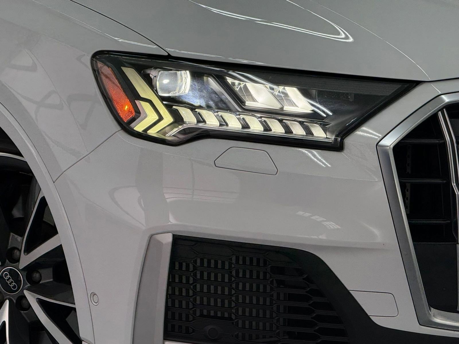 Used 2023 Audi SQ7 Prestige w/ Prestige Package AWD/4WD image 10