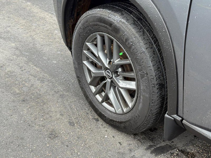 Used 2023 Nissan Rogue S AWD/4WD image 15