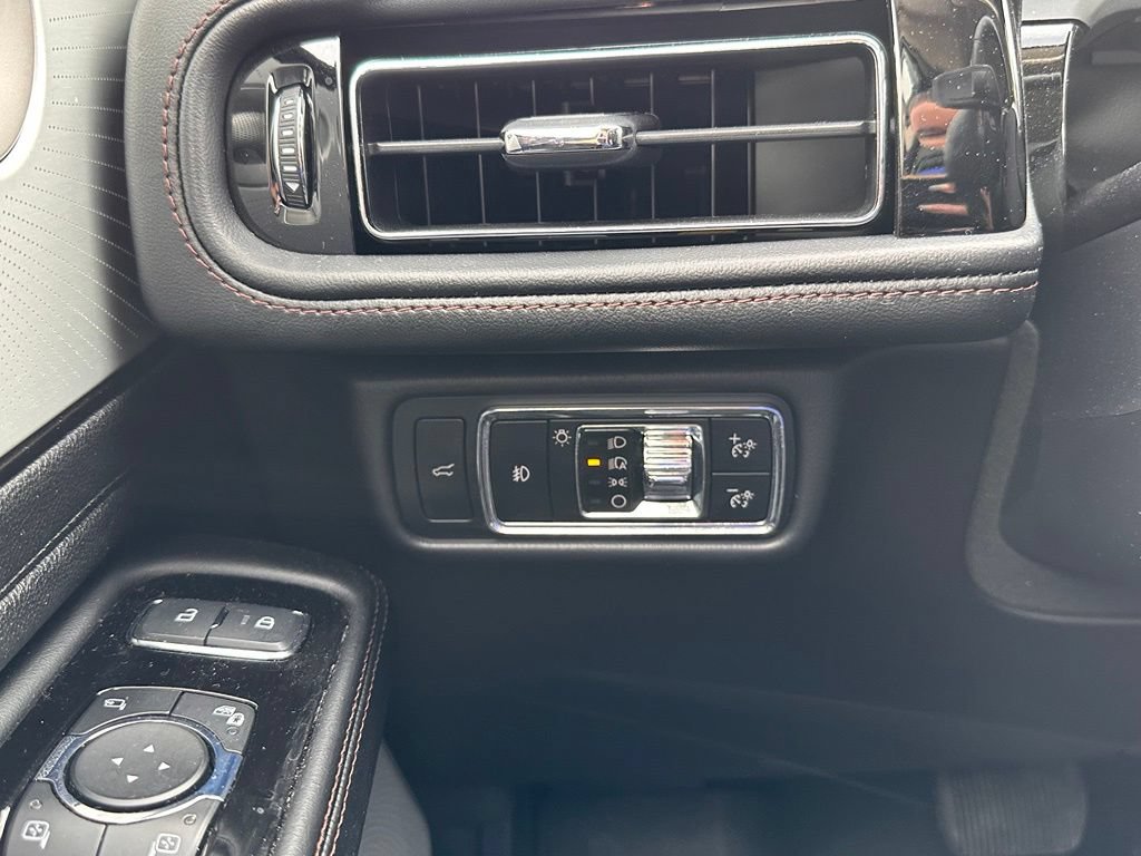 Used 2024 Lincoln Aviator Reserve w/ Equipment Group 201A AWD/4WD image 34
