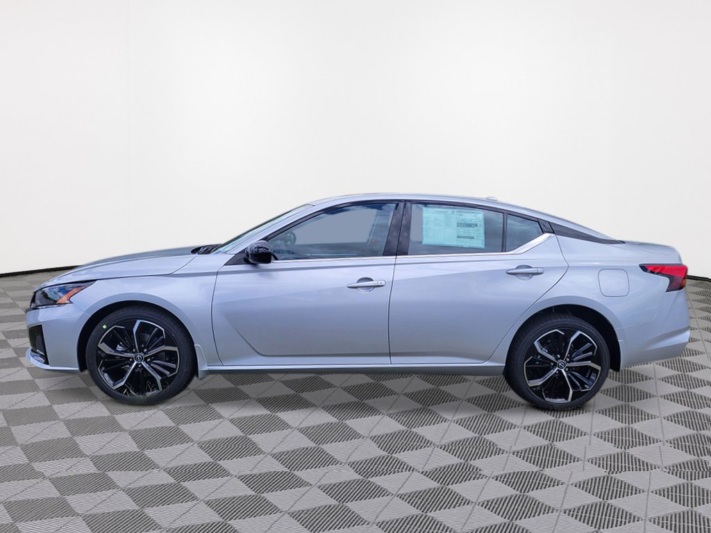 New 2025 Nissan Altima 2.5 SR w/ SR Premium Package image 7