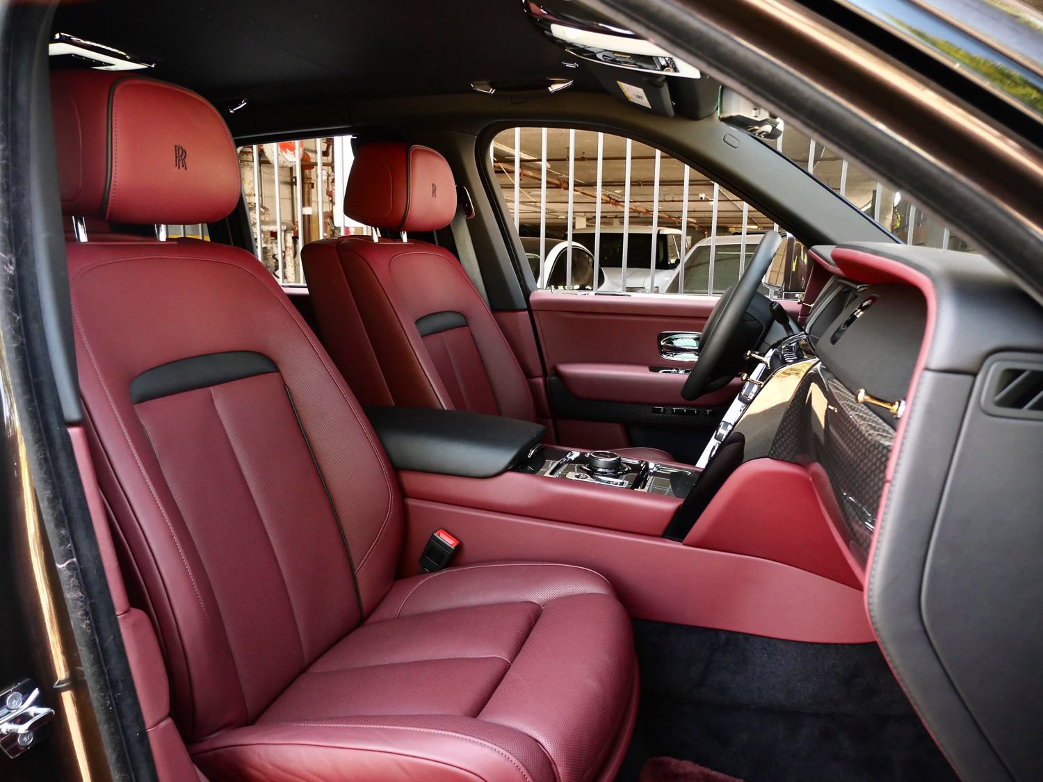 Certified 2023 Rolls-Royce Cullinan Black Badge w/ Driver's Package AWD/4WD image 39