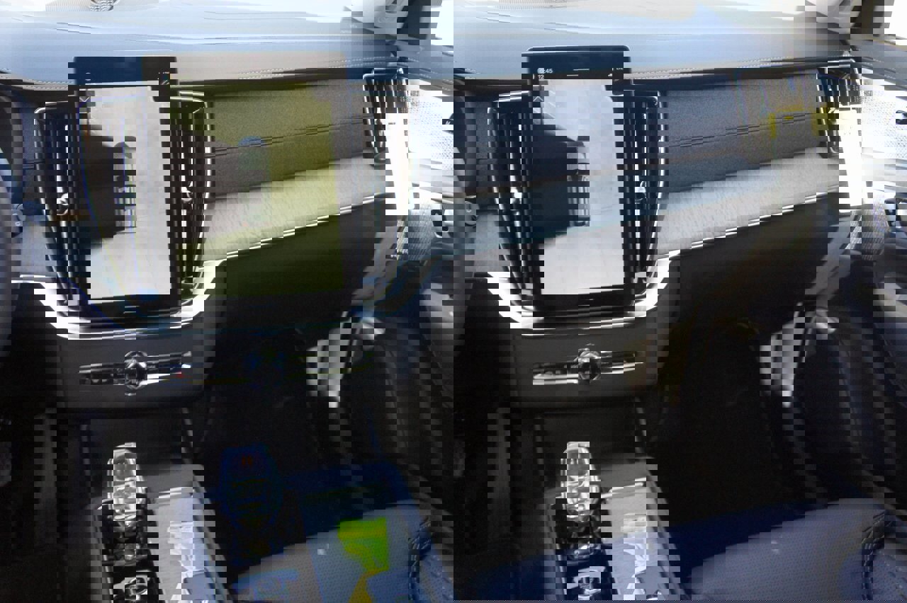 New 2026 Volvo XC90 B6 Ultra w/ Protection Package Premier image 12