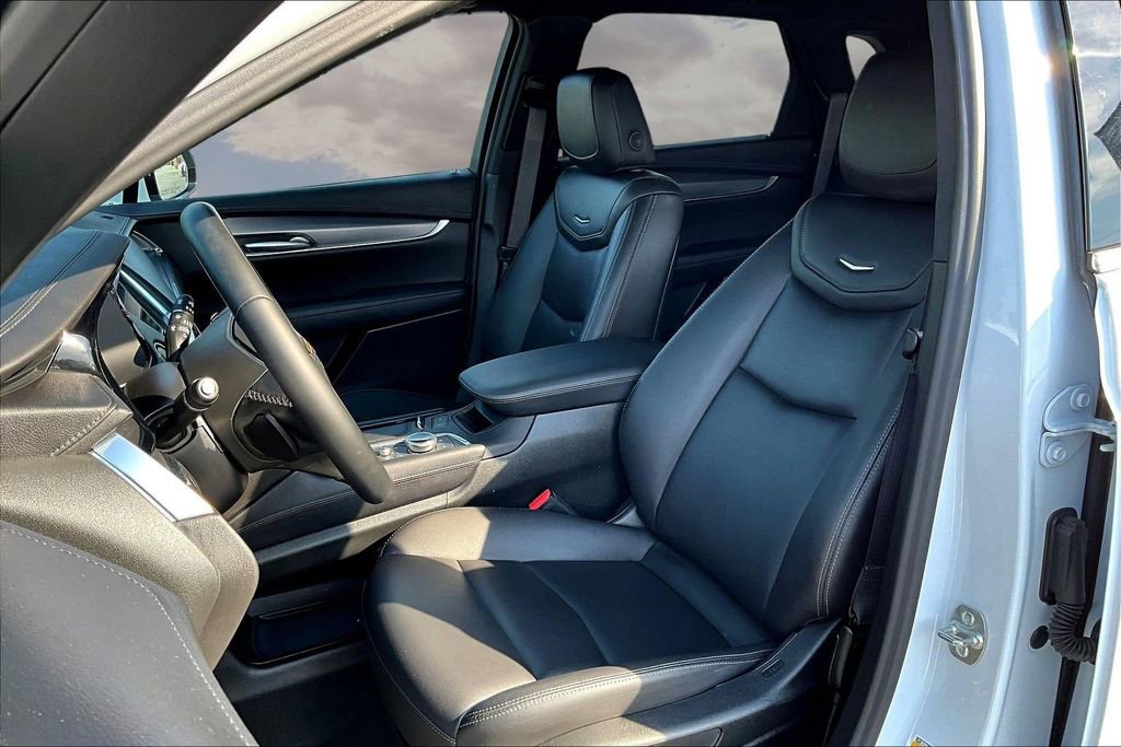 Certified 2025 Cadillac XT5 Luxury image 21