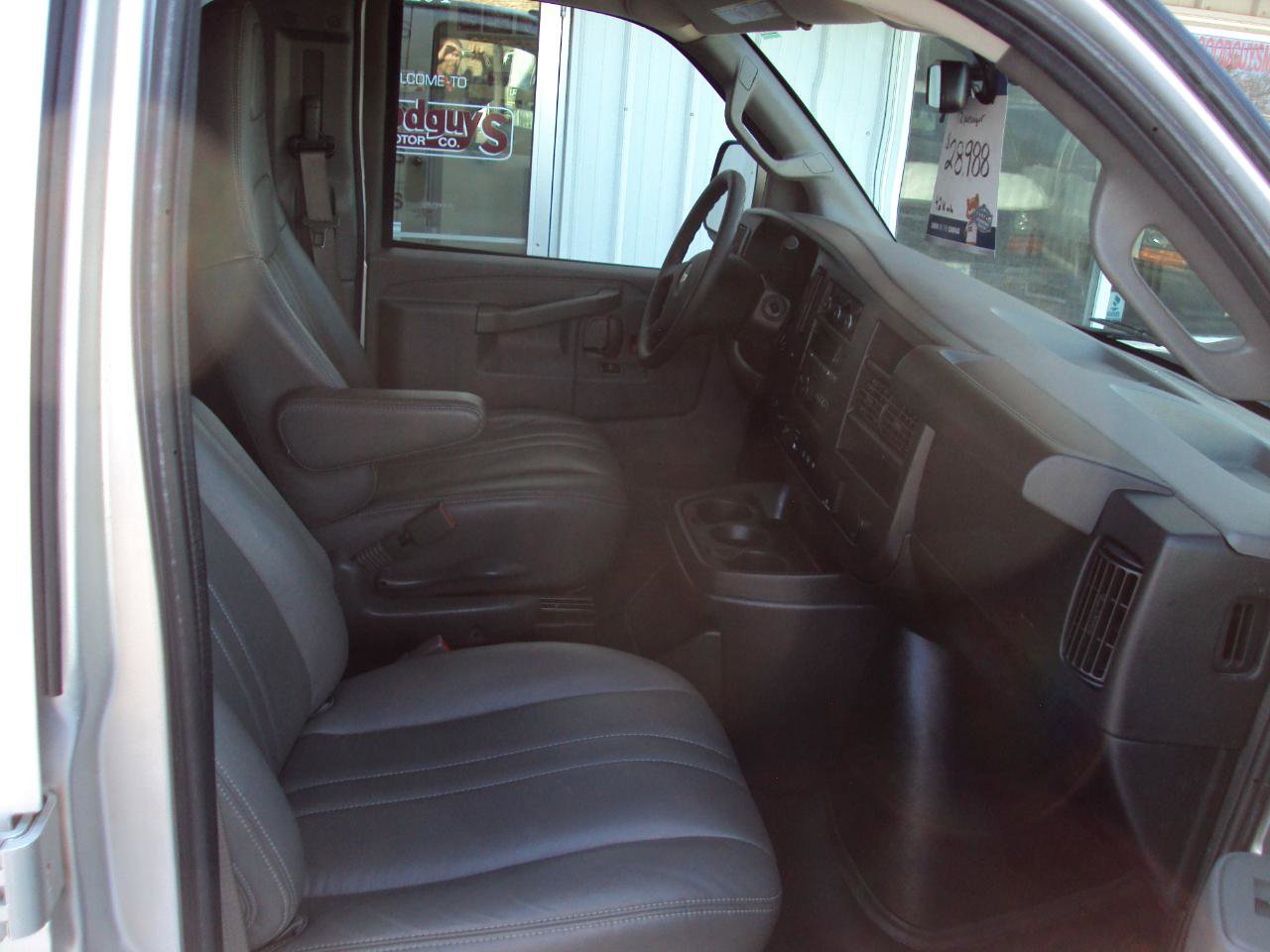 Used 2019 Chevrolet Express 3500 LS RWD image 15