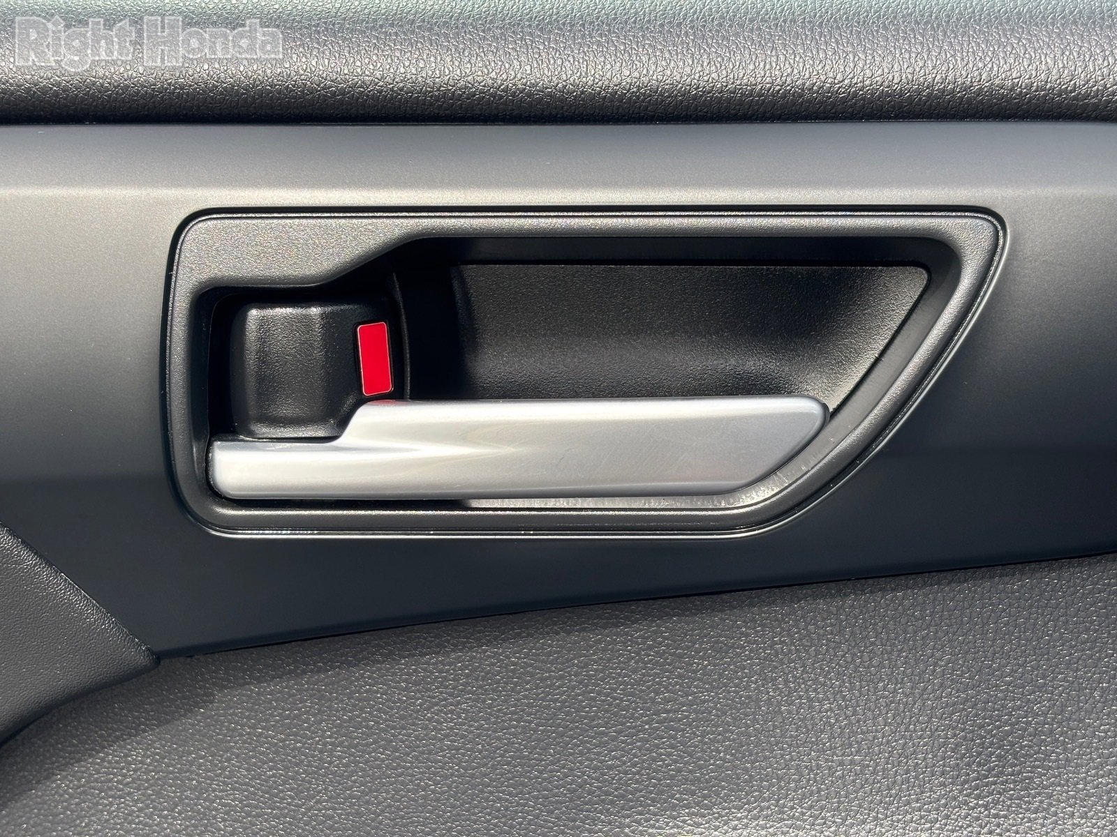 Used 2024 Toyota Highlander XLE image 12