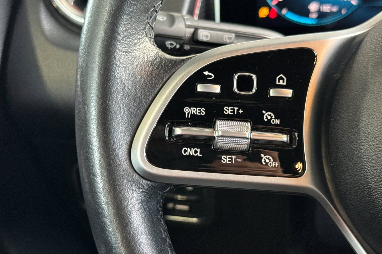 Used 2021 Mercedes-Benz GLB 250 4MATIC image 31