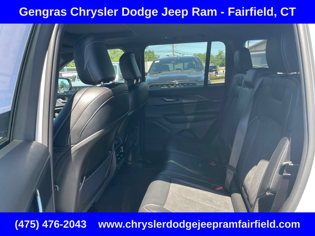 Certified 2024 Jeep Grand Cherokee Altitude AWD/4WD image 37