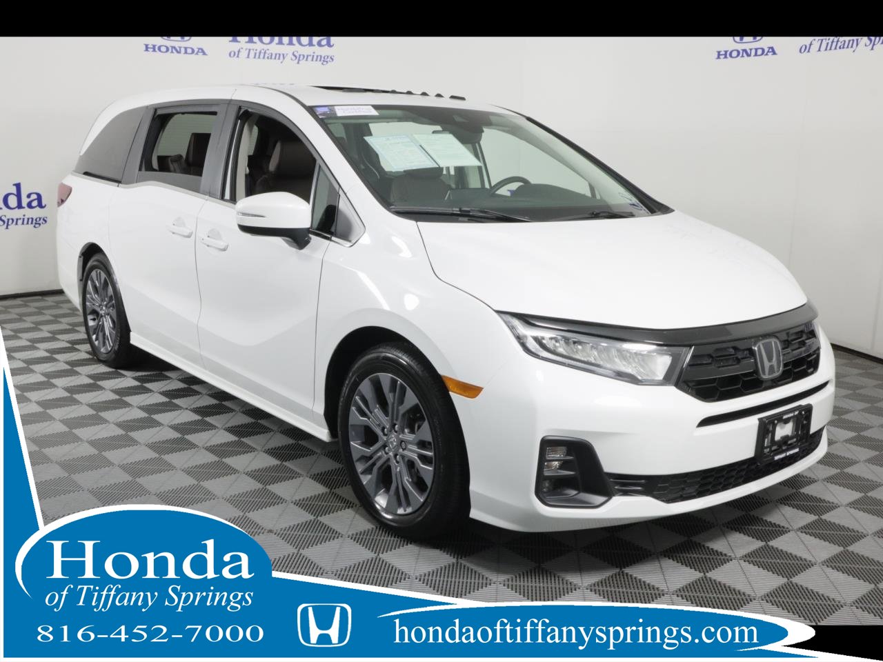 Certified 2026 Honda Odyssey Touring image 1