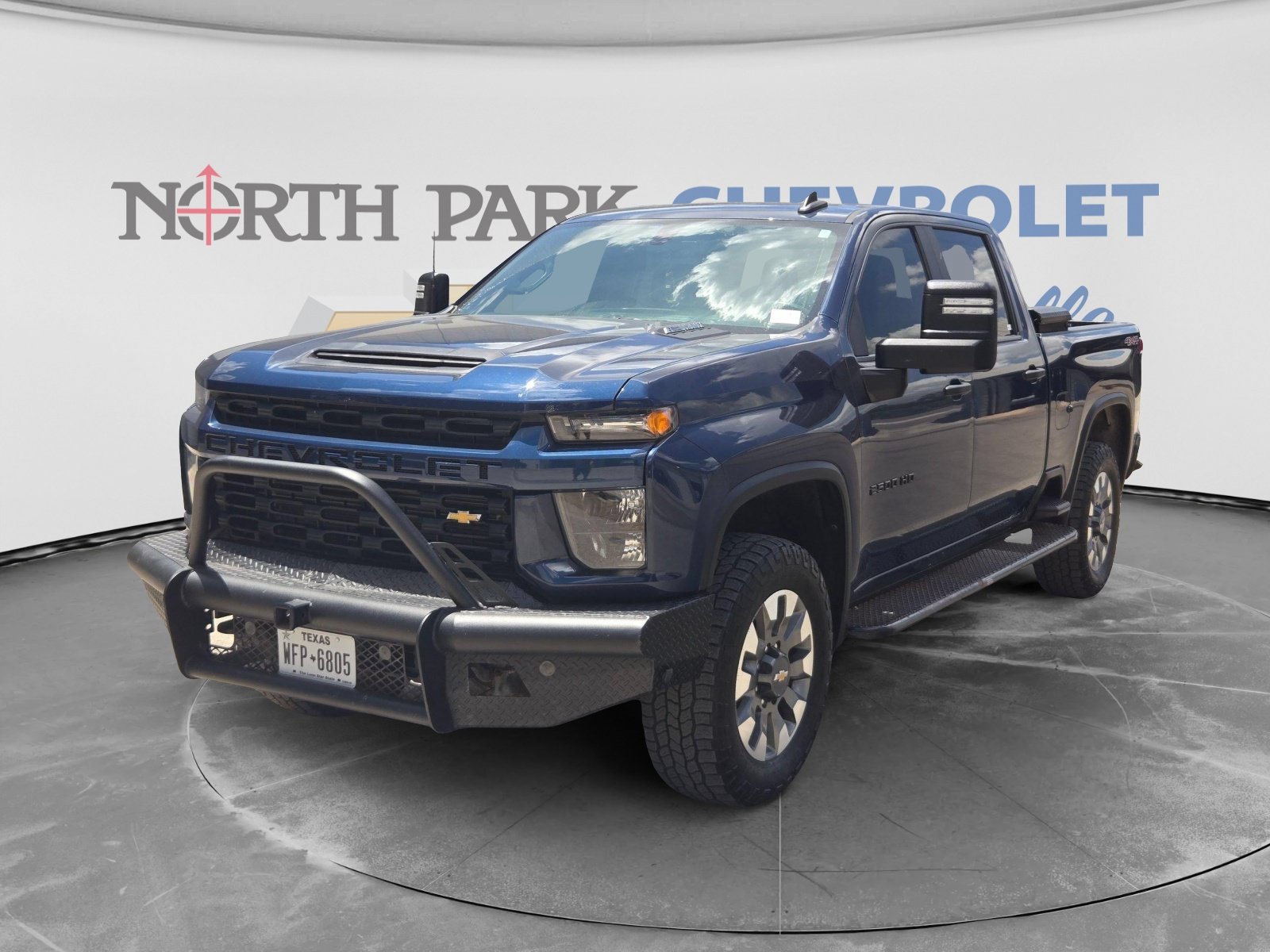 Used 2022 Chevrolet Silverado 2500 Custom w/ Custom Value Package AWD/4WD image 7